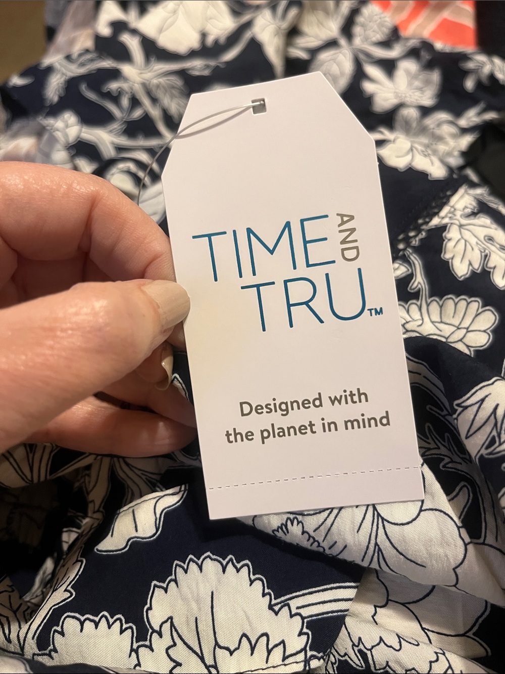 NWT! Time & Tru Navy and White Floral Tiered Long-Sleeve Dress. Size Large. - Picture 5 of 6